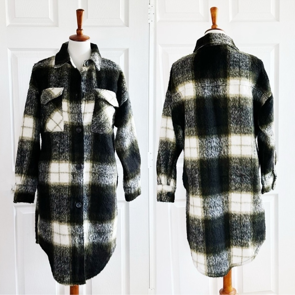 Steve Madden Plaid Women's long shirt jacket - Picture 6 of 7